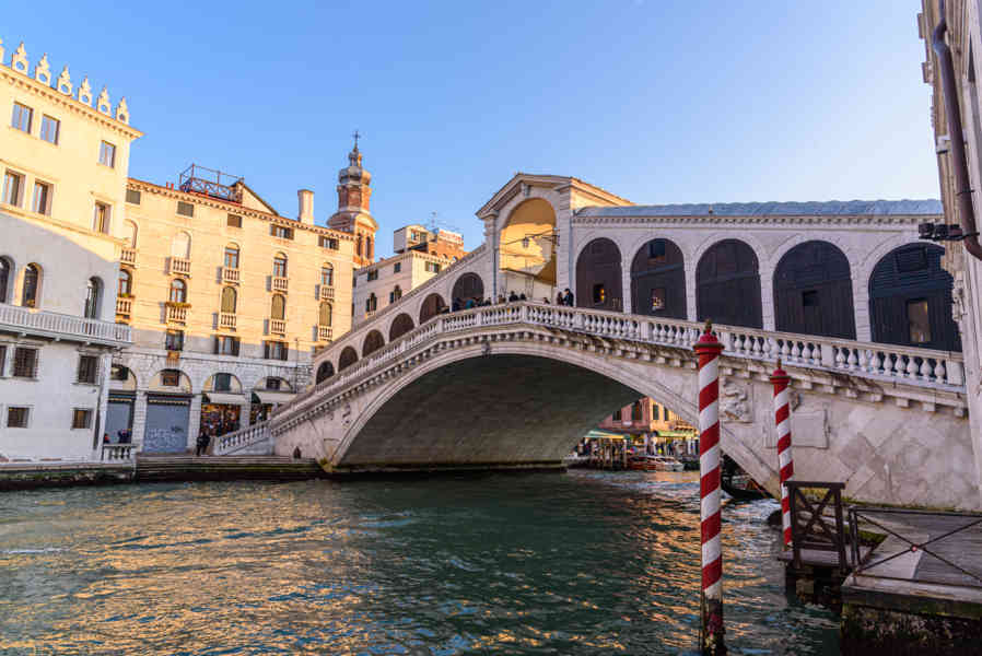 Italia - Venecia 115 - puente del Rialto.jpg
